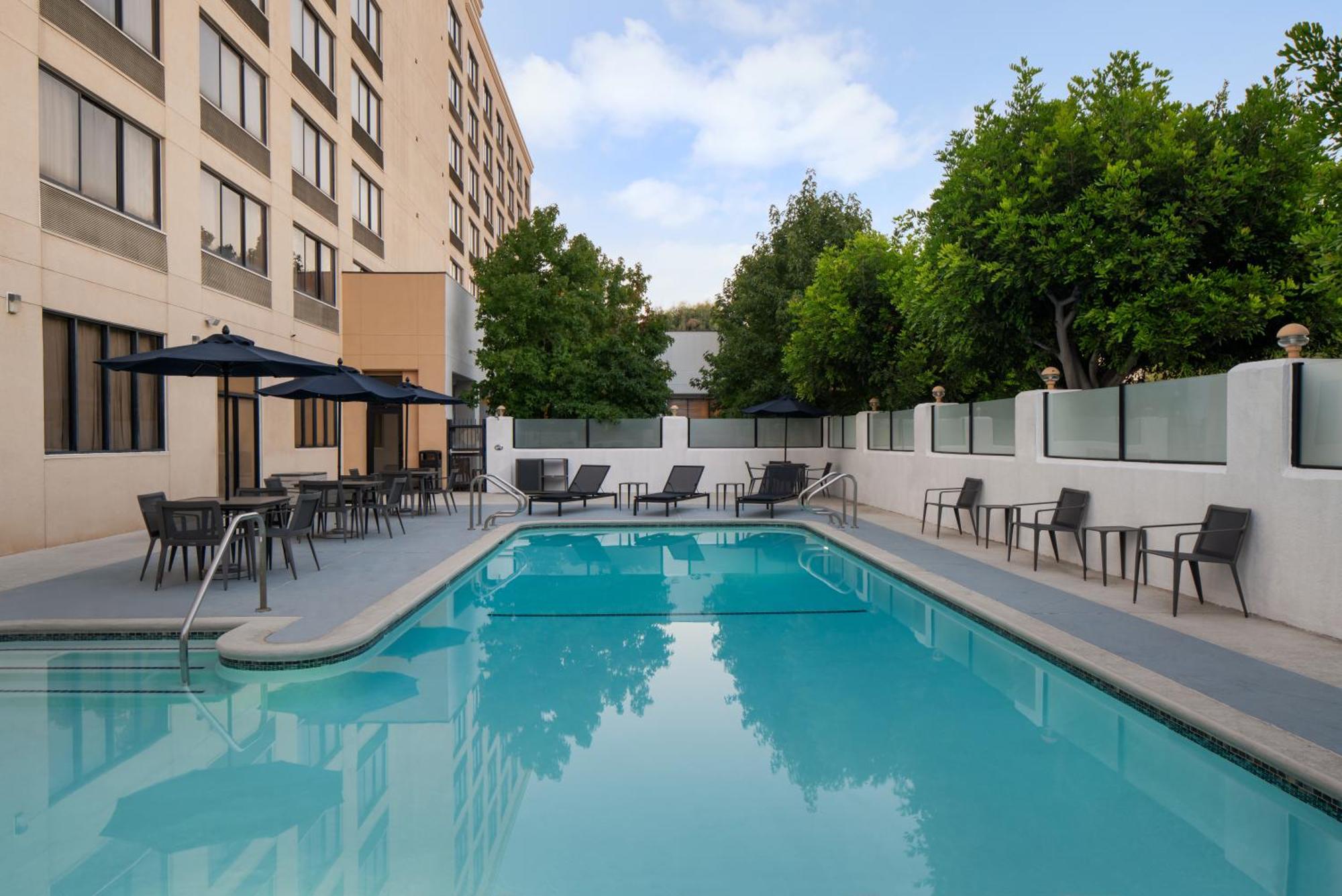 Courtyard By Marriott Cypress Anaheim / Orange County Hotel Buitenkant foto