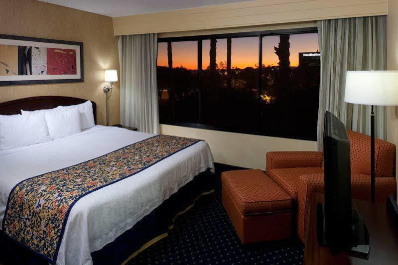 Courtyard By Marriott Cypress Anaheim / Orange County Hotel Buitenkant foto